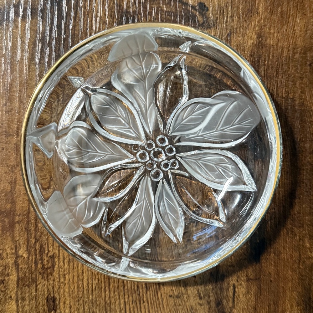 Small Bowl w/gold edging and irregular lip